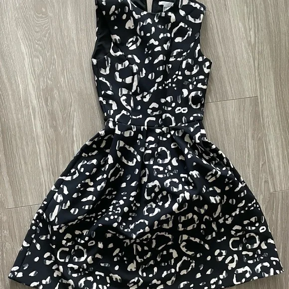 H&M patterned dress - Picture 2 of 3